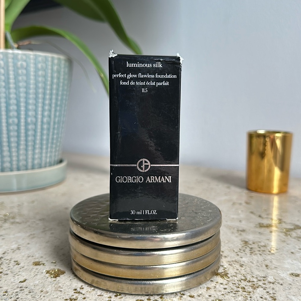 #11.5 Giorgio Armani Foundation - deep, peach.